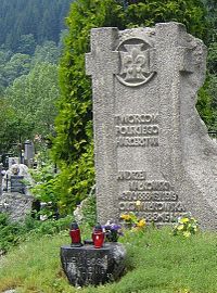 Pomnik na grobie Andrzeja i Olgi Małkowskich na Nowym Cmentarzu w Zakopanem