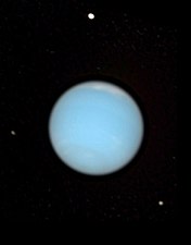 哈伯太空望遠鏡拍攝的海王星、海衛八和海衛一圖像
