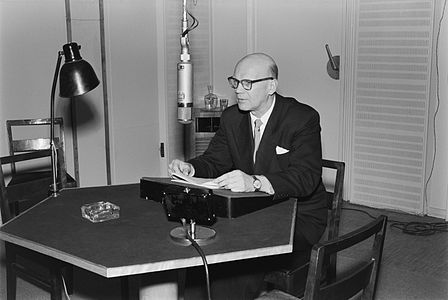 Presidential candidate (later president) Urho Kekkonen speaking on the radio, 1956