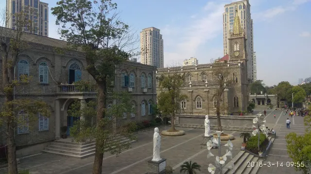 File:St. Dominic's Cathedral Fuzhou With the Cathedral Rectory and Statues of Sts. Peter and Paul the Apostles.webp