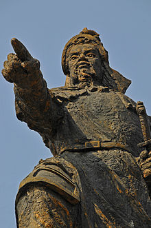 Statue of Tran Hung Dao, Ho Chi Minh City, Vietnam.jpg