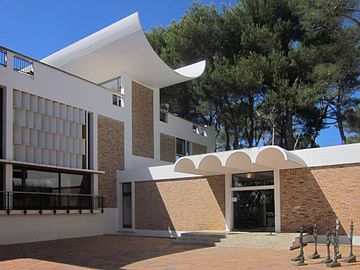 玛格基金会（英语：Fondation Maeght），何塞普·路易斯·塞特（英语：Josep Lluis Sert）（1964年）