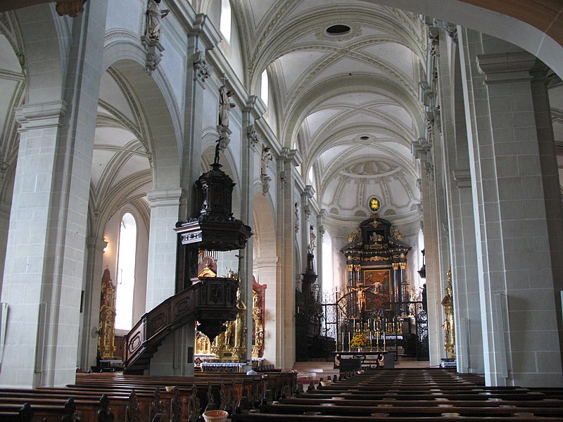 Innenansicht Hofkirche Luzern
