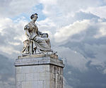 Statue de l'Abondance par Louis Petitot.