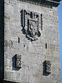 Relief auf der Südseite zeigt den Reichsadler mit Bismarck-Wappen als Herzschild und umlaufender Schrift „IN TRINITATE ROBUR“ (In der Dreieinheit Kraft)