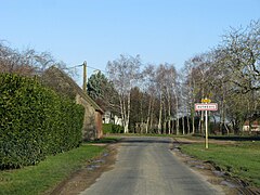 Entrée d'Autheuil par la route de Cloyes.