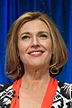 Brenda Strong interpreta Nia