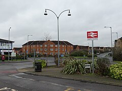 Chafford Hundred roadside double arrow sign (no "Lakeside")