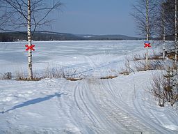 Gäddträsket sett från söder med skoterleden mot Lycksele.