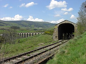 Entrée de la galerie pare-congère de la Crouzette (130 m), à l'Est du viaduc.