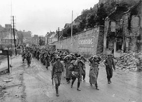Tentara Jerman yang tertangkap di Cherbourg.