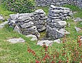 Le puits de Saint Enda (Tobar Éinne) sur l'île d'Inis Oirr en Irlande.