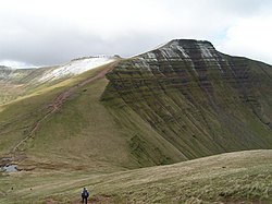 nejvyšší hora pohoří a Pen y Fan - 886 m