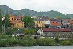 Farní kostel svatého Matouše v Prackovicích nad Labem