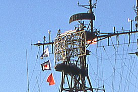 Антенна радара AN/SPS-29 на эсминце DDG-35 «Митшер»