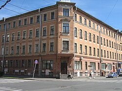 Дом 56 на углу с Кирилловской улицей