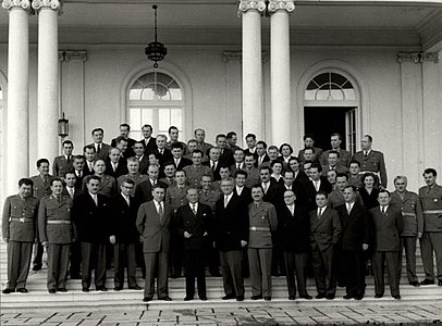 Тито са народним херојима из Србије и Македоније, 18. априла 1955. године