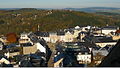 Blick über die Stadt und das Erzgebirge