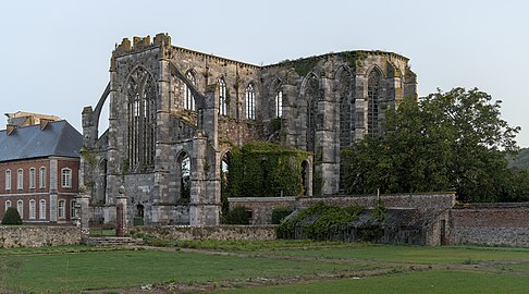 Chœur et transept de l'abbatiale gothique.