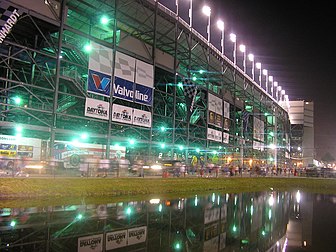 L’entrée principale du circuit automobile Daytona International Speedway (Daytona Beach, États-Unis). (définition réelle 2 048 × 1 536*)