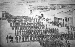 http://upload.wikimedia.org/wikipedia/commons/thumb/6/65/Ejercito_chileno_en_Antofagasta_(1879).jpg/250px-Ejercito_chileno_en_Antofagasta_(1879).jpg