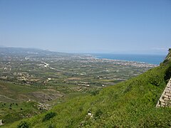 Blick auf die Küstenebene von der Akrokorinth, ganz im Hintergrund Kiato