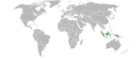 Kaart met daarop Suriname en Indonesië