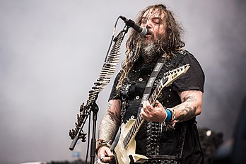 Max Cavalera, le chanteur et guitariste du groupe de heavy metal Soulfly, lors du With Full Force 2018, à Löbnitz. (définition réelle 5 356 × 3 571)