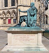 Статуя Константина Первого Йорка 2.jpg