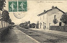 La ligne de chemin de fer relie Paris à Samoreau à partir de 1898