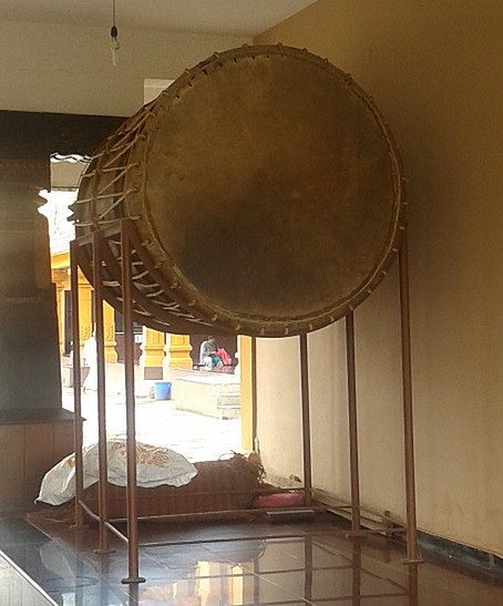 ಚಿತ್ರ:Bappanadu temple drum.jpg