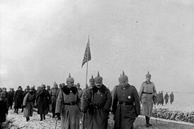 фон дер Марвиц (справа) с Кайзером Вильгельмом II и Рупрехтом Баварским (слева) в декабре 1917 возле Камбре