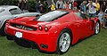 Enzo Ferrari zezadu