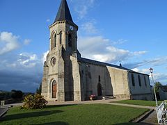 Vue générale de l'église Saint-Pierre de Gouttières.