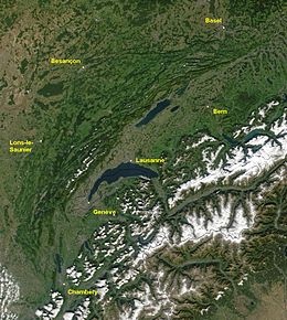 Спутниковый снимок гор Юра и Западных Альп, включая Женевское озеро, с обозначениями крупных городов.