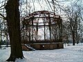 Le kiosque sous la neige en mars 2005, quelques mois avant sa rénovation.