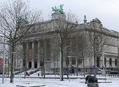 http://upload.wikimedia.org/wikipedia/commons/thumb/6/66/Koninklijk_Museum_voor_Schone_Kunsten_%28Antwerpen%29.jpg/400px-Koninklijk_Museum_voor_Schone_Kunsten_%28Antwerpen%29.jpg