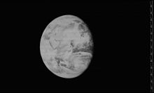 पृथ्वी की छवि चंद्र आर्बिटर 5 से लिया।