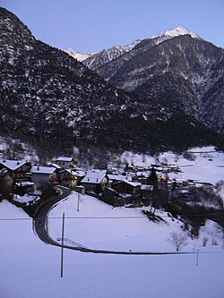 Challand-Saint-Anselme (hamlet Maé) in winter.