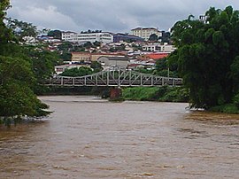 Ponte metálica sobre o Rio Pardo, projetada por Euclides da Cunha.