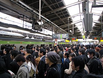 Yamanote Line platform during the morning rush...