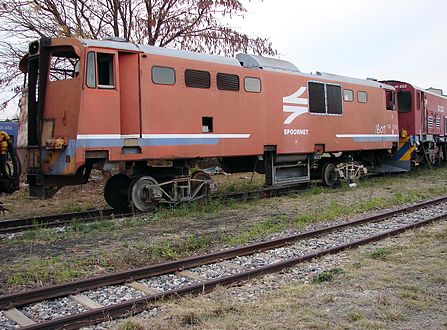 No. 16-335A (E1607) in Spoornet lined orange at Koedoespoort, 2 October 2009