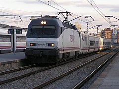 La locomotora 252.071 amb el Talgo "Mare Nostrum" el 2011