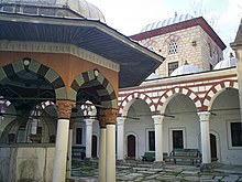 Внутрішній двір мечеті. Шумен