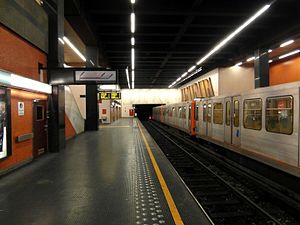 Bruxelles - Brussel - Metro - Simonis-Elisabeth (12160072383).jpg
