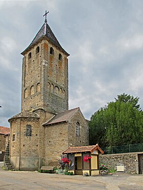 Le clocher et l'abside de l'église Saint-Julien.