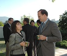 Freedman with the American ambassador to Chile in 2009 Dr. Wendy Freedman and U.S. Ambassador to Chile, Paul Simons.jpg