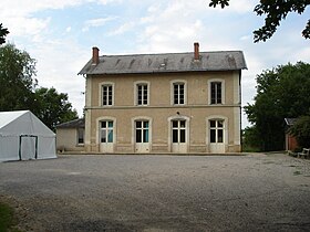 L'ancien bâtiment voyageurs en 2011.