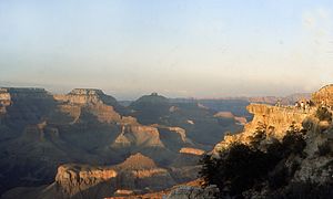 Hoàng hôn trên Grand Canyon.