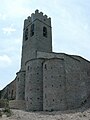La construcció de l'església té com a model la Catedral de Roda d'Isàvena[7]
